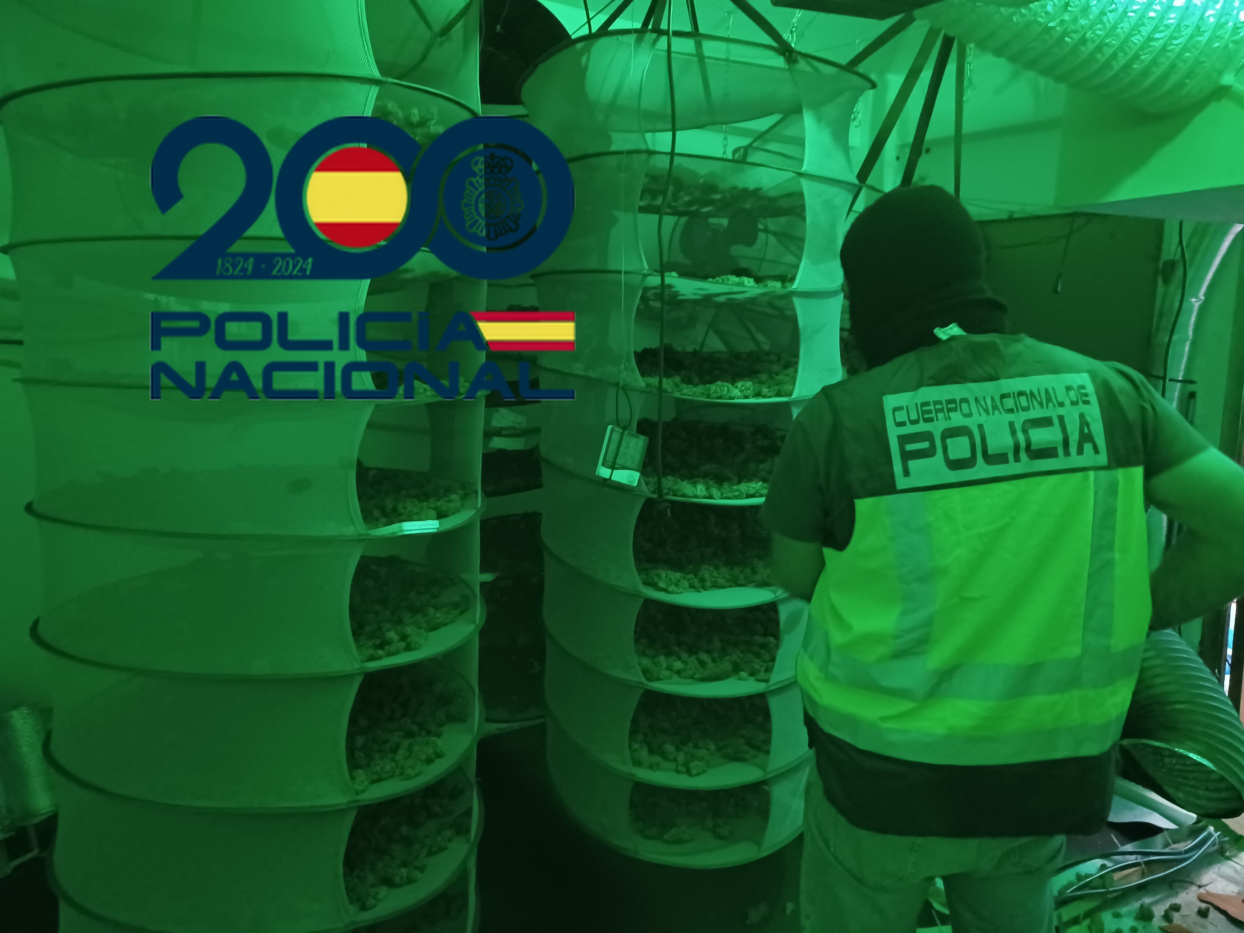 Actuación llevada a cabo por la Policía Nacional contra un punto de venta de droga frente a un colegio.