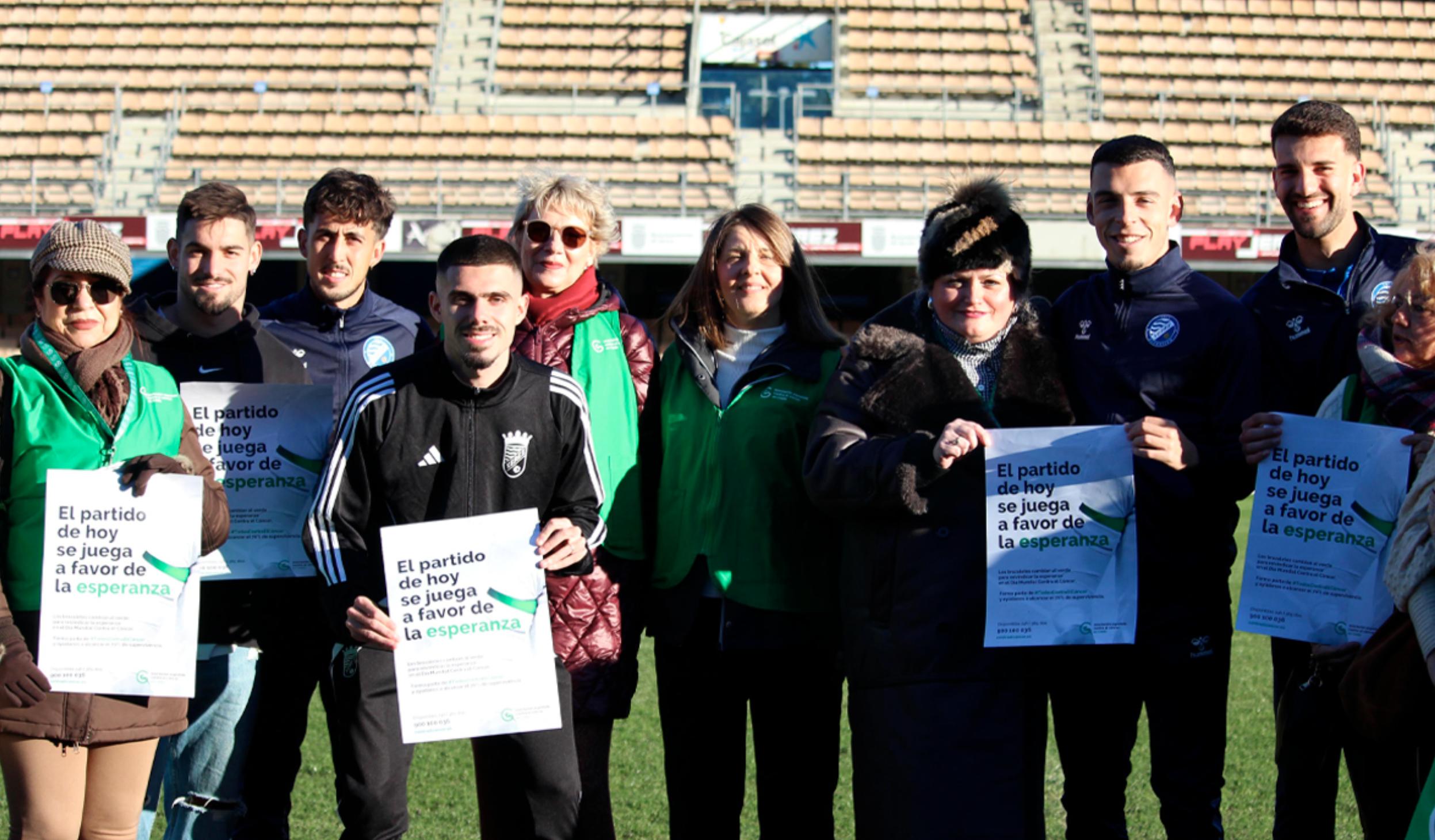 Jerez Industrial, Xerez CD y Xerez DFC, juntos en la lucha contra el cáncer.   FOTO: XEREZDFC