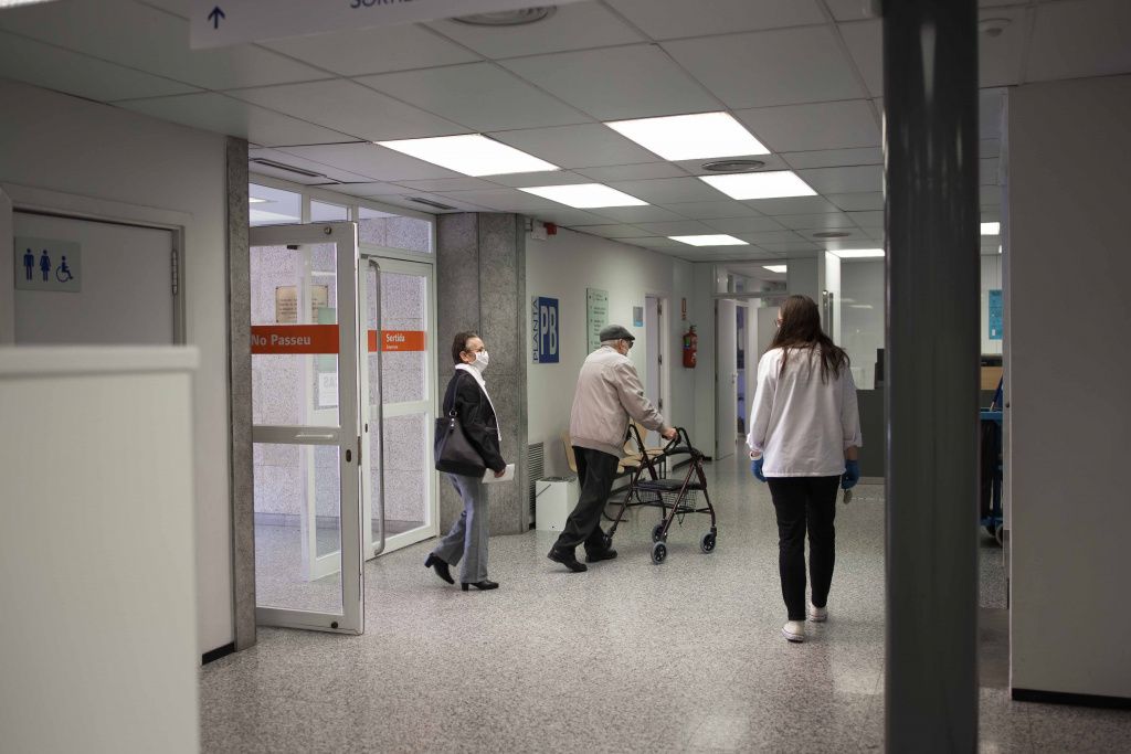 Interior del Centro de Atención Primaria de Olesa de Montserrat, en una imagen del Ayuntamiento de la localidad que ha pedido medidas urgentes que esclarezcan la muerte de una mujer que murió tras no ser atendida.