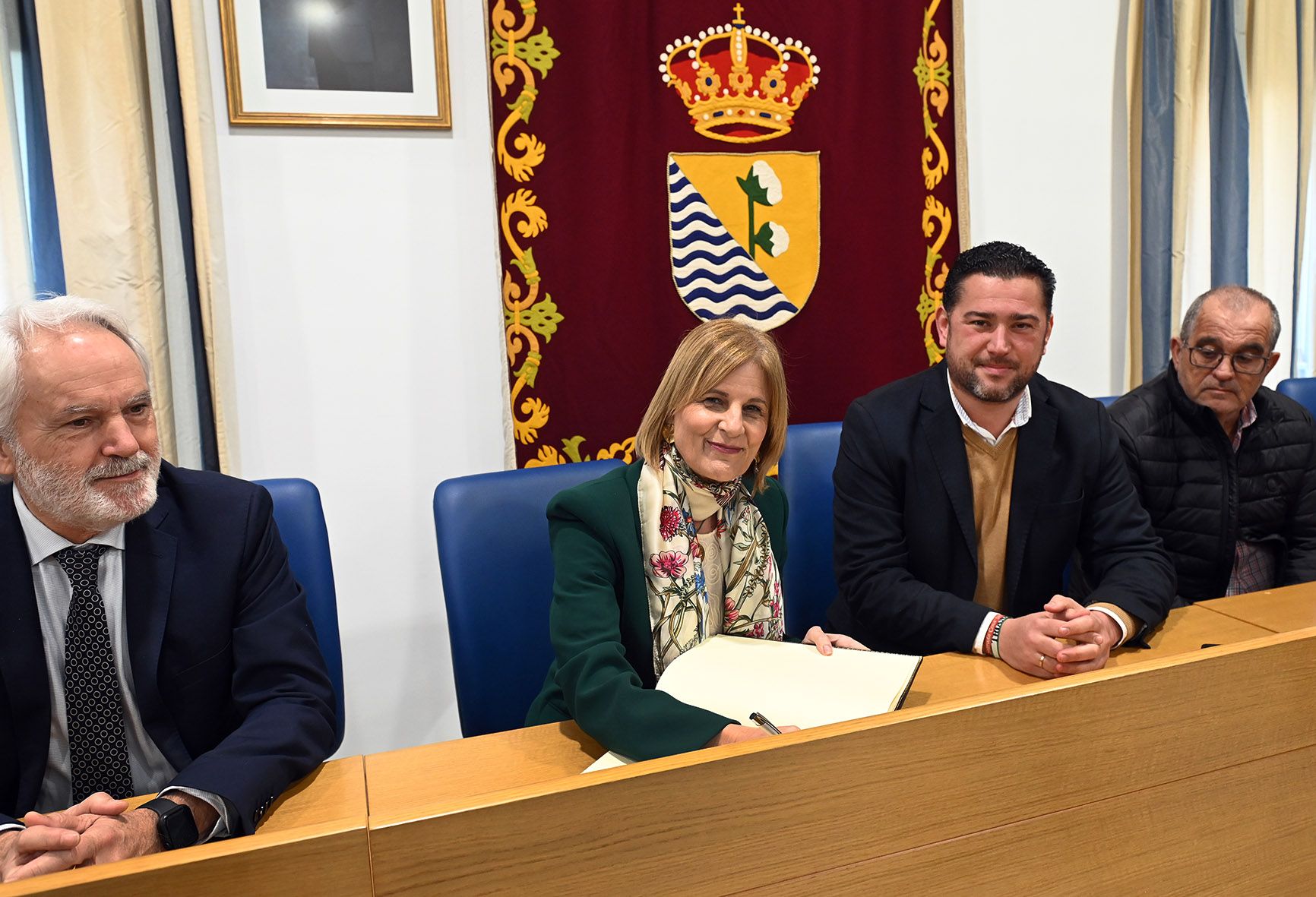 Alcaldesa   Visita institucional a Guadalcacin   03