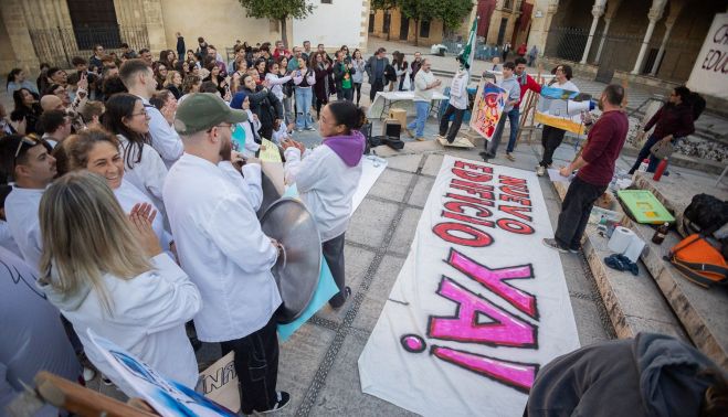 IES LOLA FLORES PROTESTAS EN LA CALLE 3