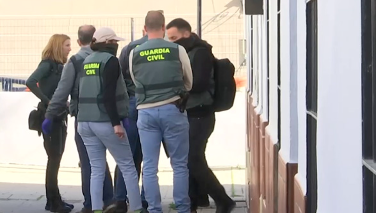 Dispositivo de Guardia Civil en Santa Olalla del Cal, en Huelva, este pasado miércoles, buscando a Noemí y a su pareja.