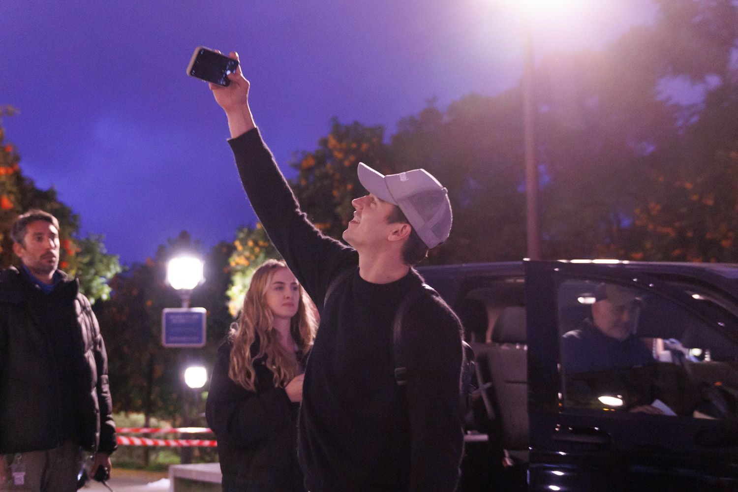 Hero Fiennes Tiffin, haciéndose un selfi en Jerez.