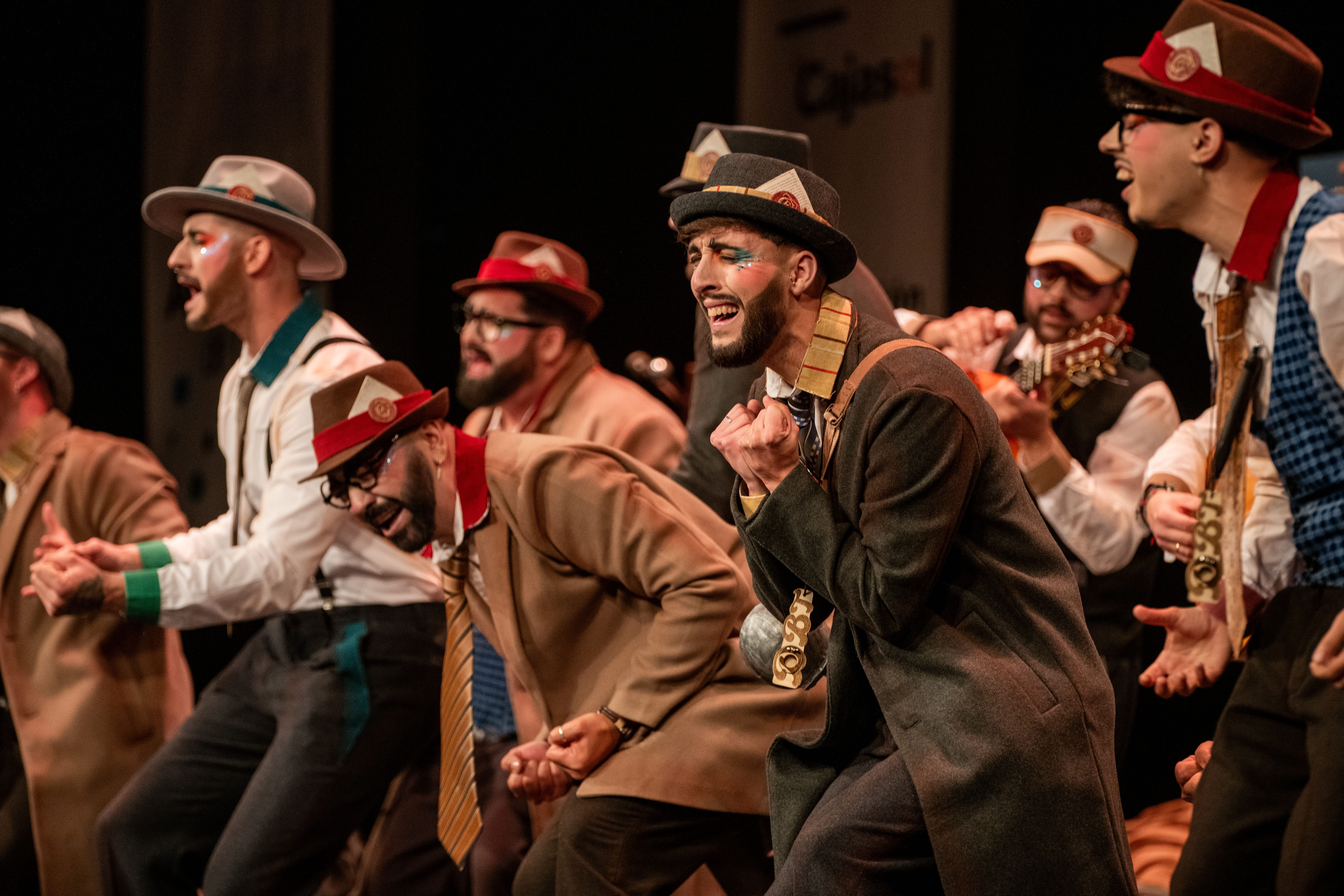 La comparsa de Barbate 'De buena tinta', en el concurso del Falla.