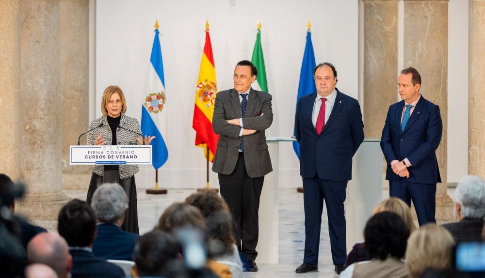 JOSE CARLOS GOMEZ CONSEJERO UNIVERSIDAD FIRMA CURSOS DE VERANO 27