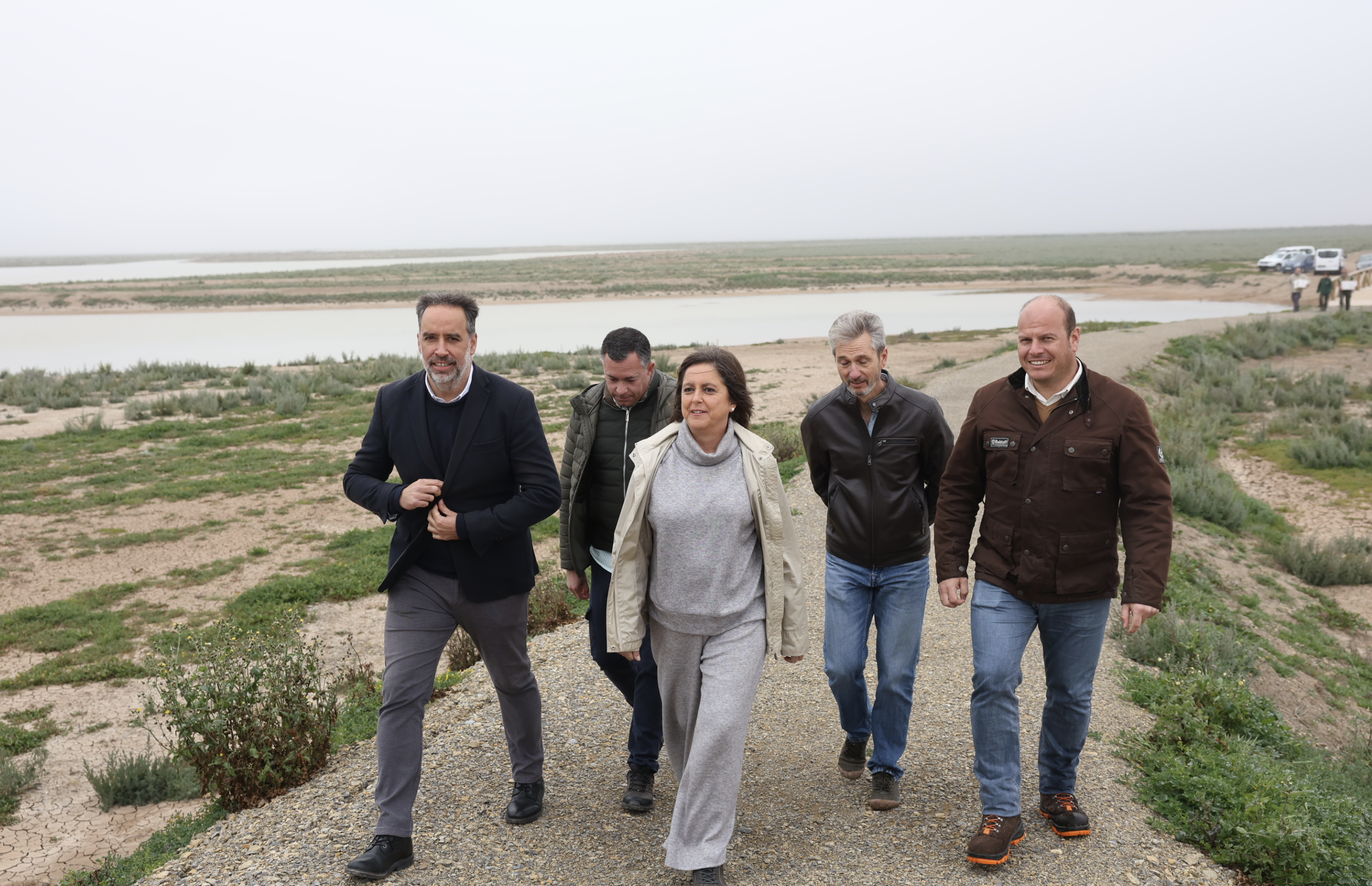 Catalina García, consejera de Sostenibilidad y Medio Ambiente de la Junta, ha visitado las marismas de Trebujena. Catalina García, consejera de Sostenibilidad y Medio Ambiente de la Junta, ha visitado las marismas de Trebujena.