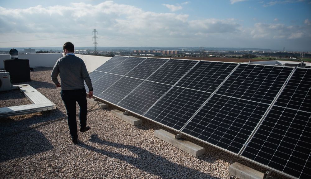 Placas solares sin poder usarse.