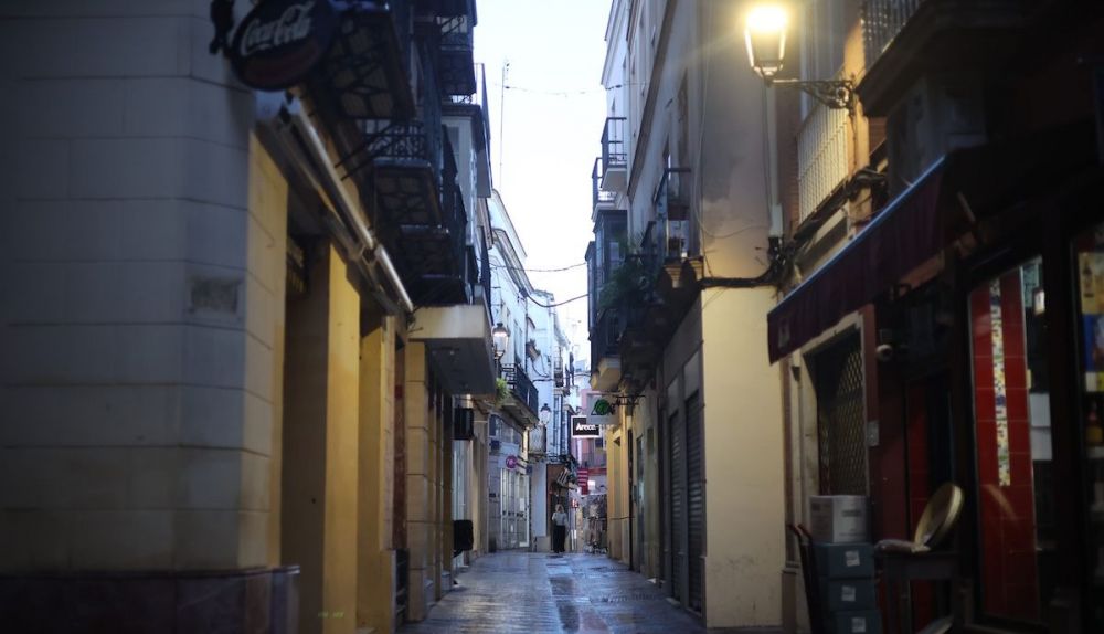 La calle Algarve de Jerez tendrá toldos este verano.
