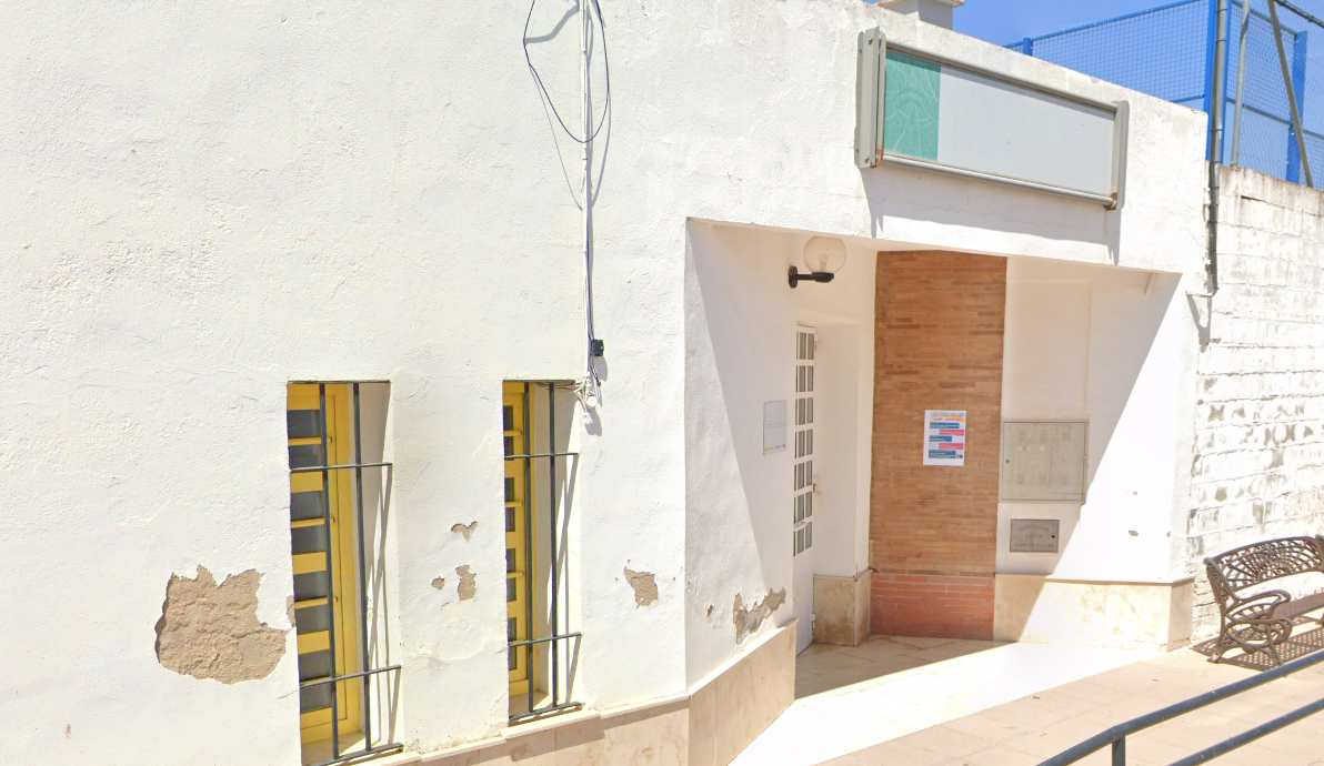 El consultorio que ha ardido en el municipio sevillano de Alanís.