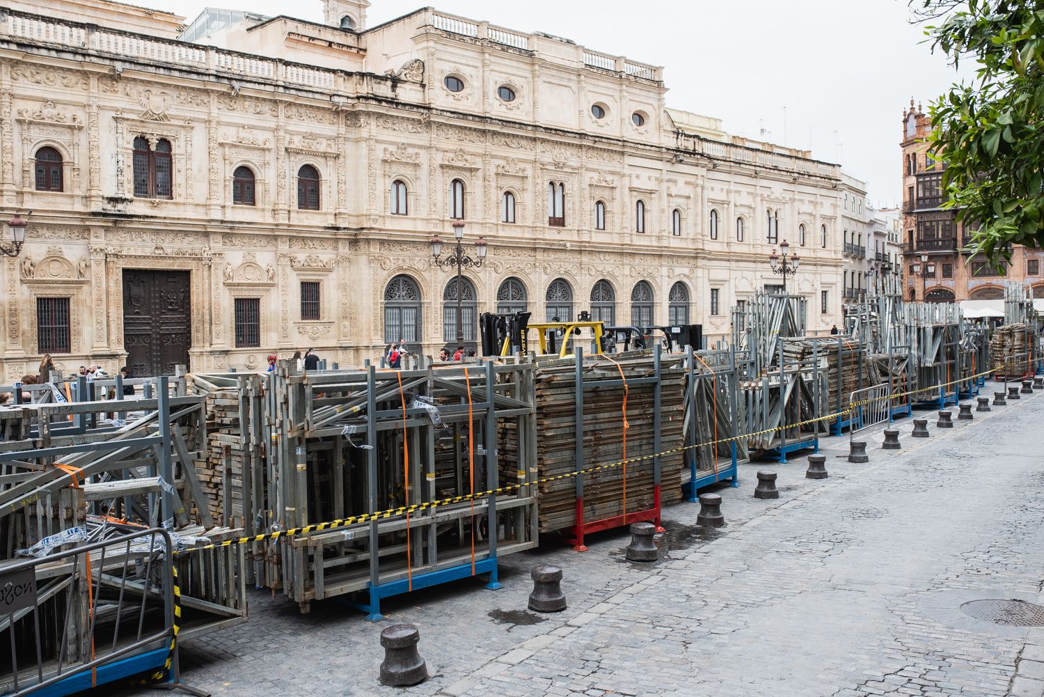 Los palcos, en la trasera del Ayuntamiento de Sevilla, el año pasado. Los palcos, en la trasera del Ayuntamiento de Sevilla, el año pasado.