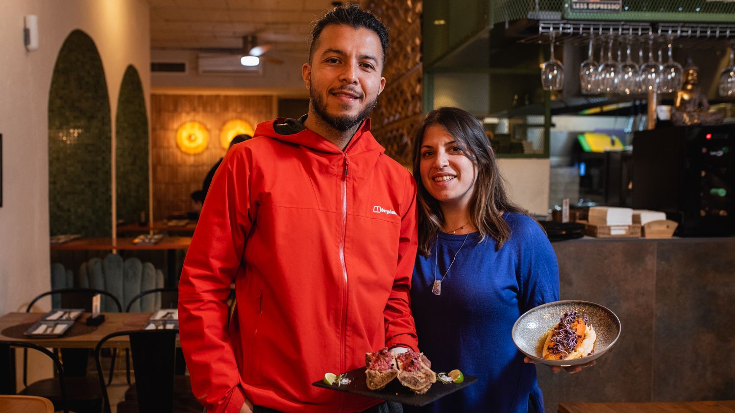 Jhonny y Maru, propietarios de Atávico, en Sevilla.