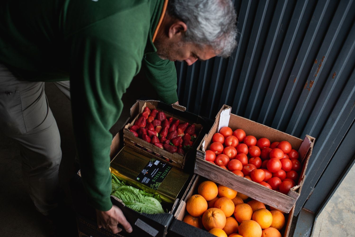 Hortalizas y frutas listas para ser repartidas.