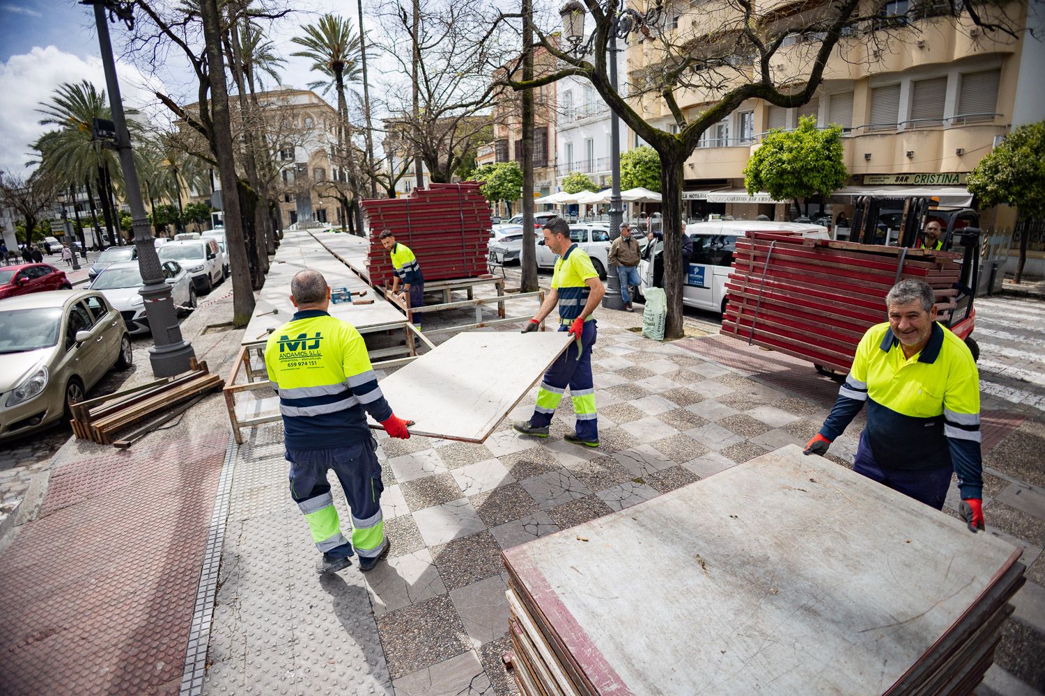 El paro baja en Jerez gracias a la Cuaresma y la previa de Semana Santa.