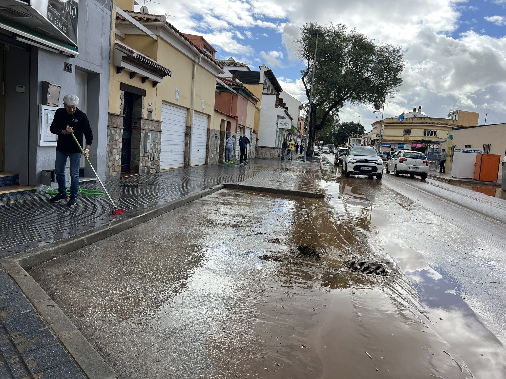 Las calles de la zona de Campanillas, en Málaga, este martes.