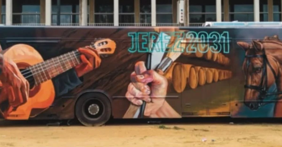 El autobús urbano de Jerez que ha sido transformado de manera espectacular.