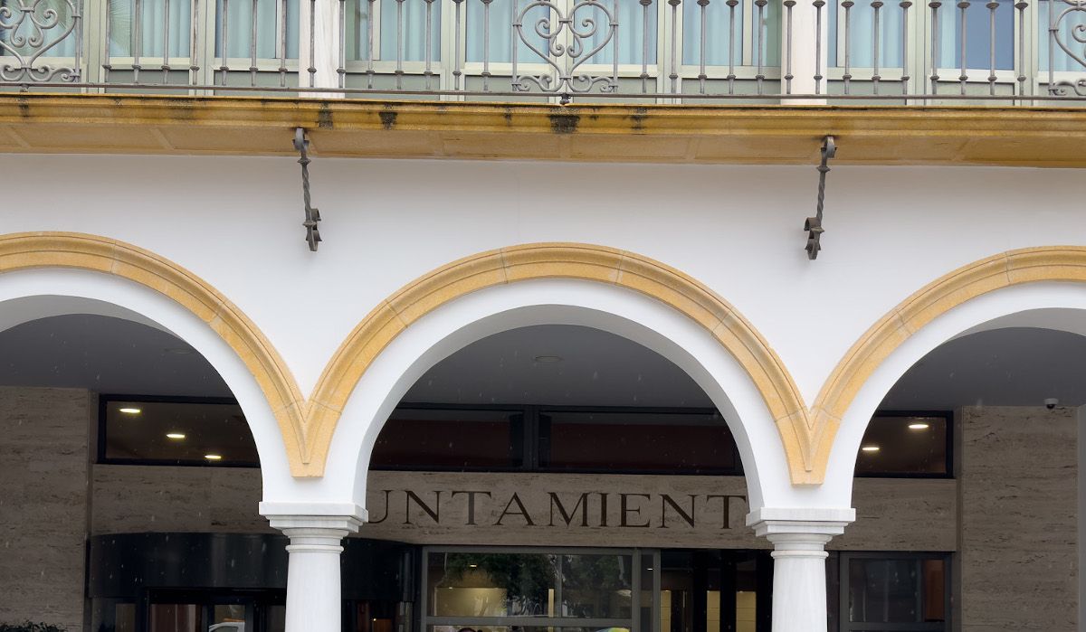 Fachada del Ayuntamiento de Dos Hermanas.
