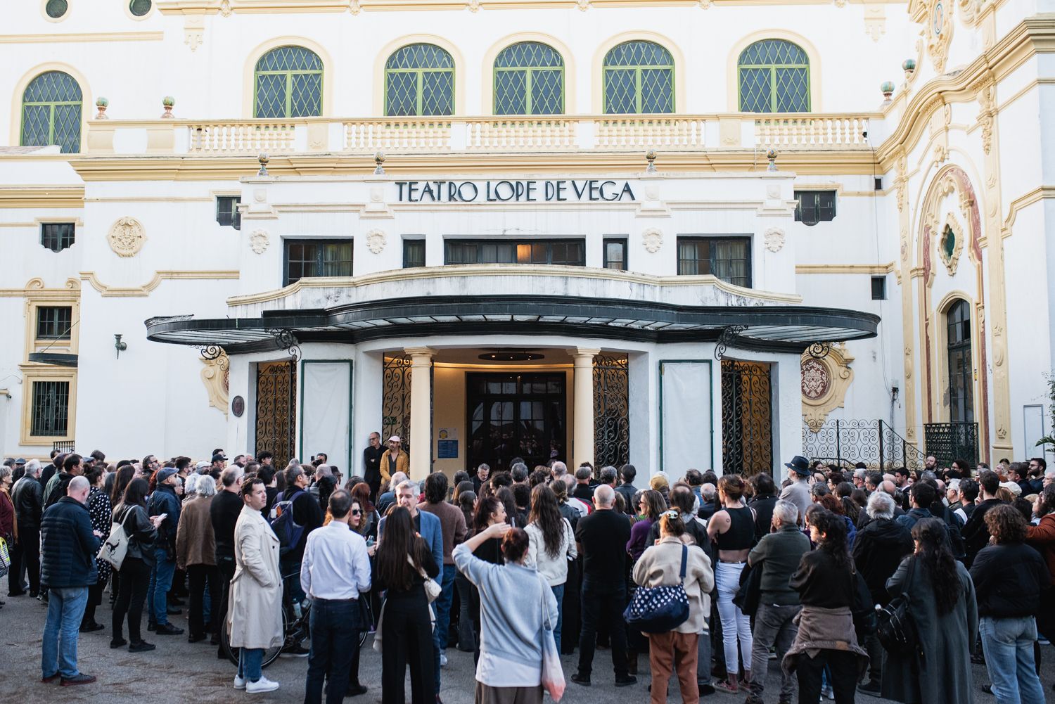 Una protesta el pasado marzo por el cierre del Lope de Vega.