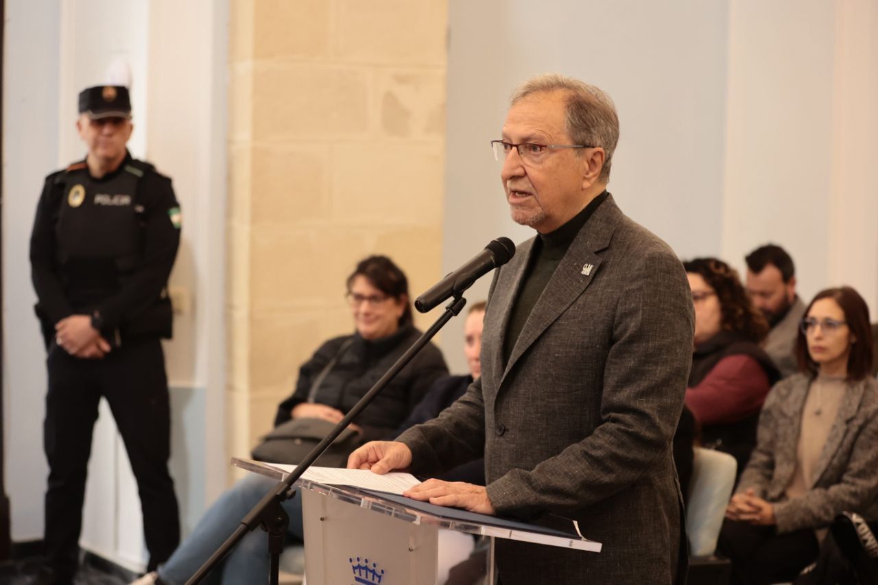 Paco Lobatón, presidente de la Fundación Europea por las Personas Desaparecidas, en el pleno de Jerez.