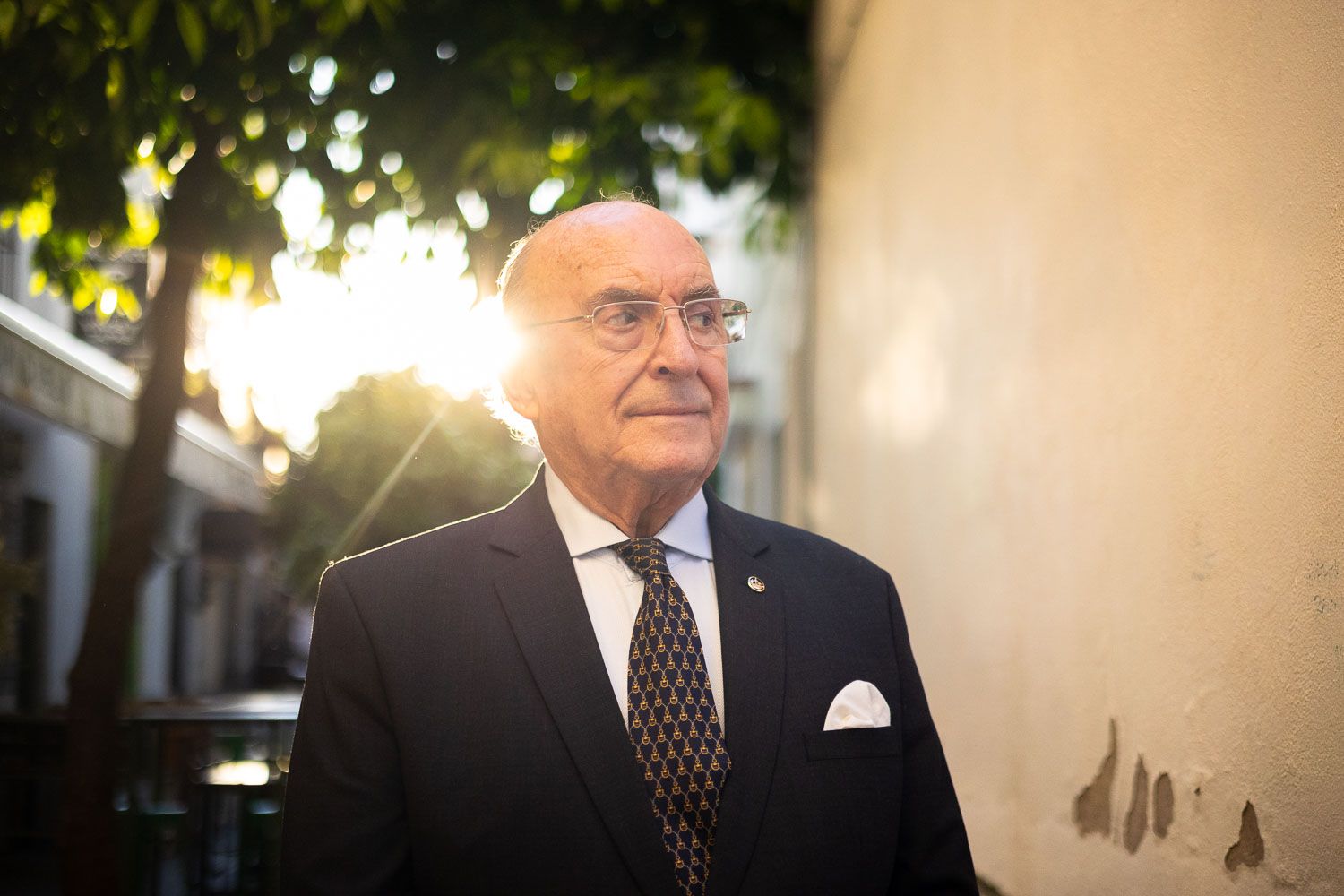 Fernando Fernández-Gao en la calle Corredera, posando para lavozdelsur.es.