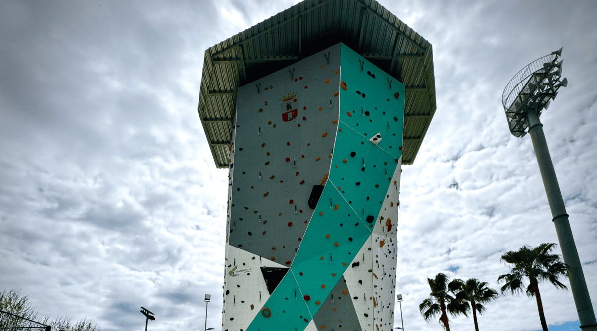 El rocódromo municipal de Dos Hermanas.