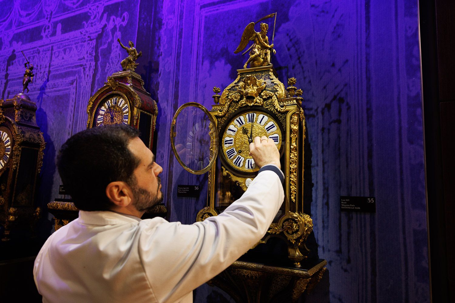 El relojero del museo del tiempo. Pedro Sánchez quiere que sea el último cambio de hora. El relojero del museo del tiempo. Pedro Sánchez quiere que sea el último cambio de hora.