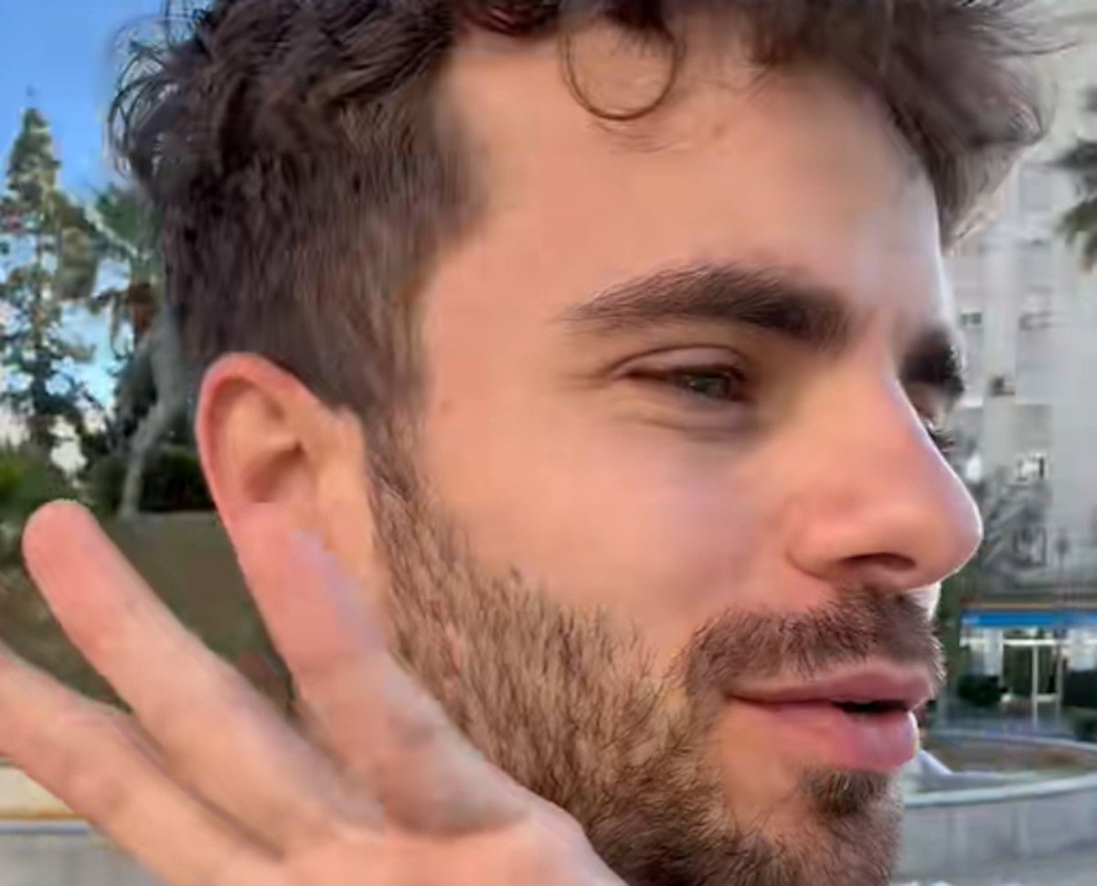 El argentino Román Socias alucina con los semáforos de Jerez.