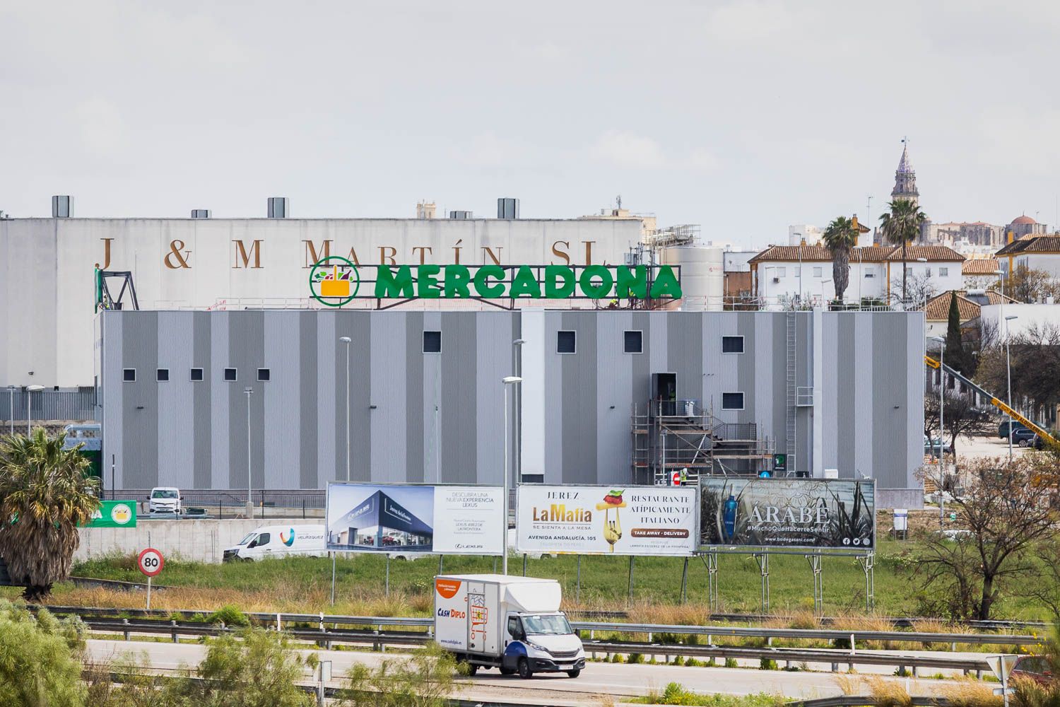Vista del nuevo Mercadona en Guadabajaque, en una vista reciente.