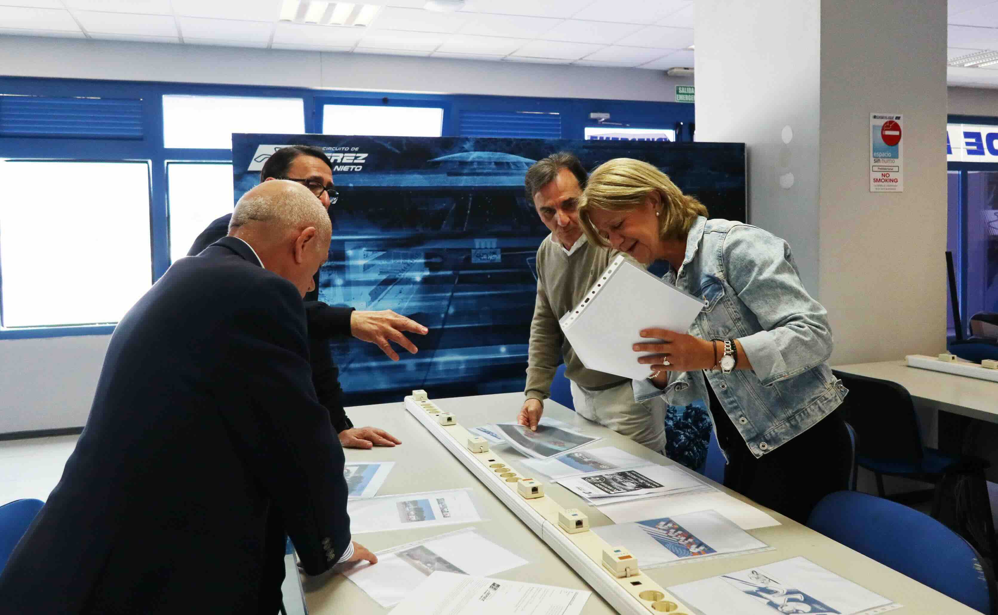 El jurado que ha decidido los ganadores que pintarán dos murales en el Circuito de Jerez-Ángel Nieto con motivo de su 40 aniversario.