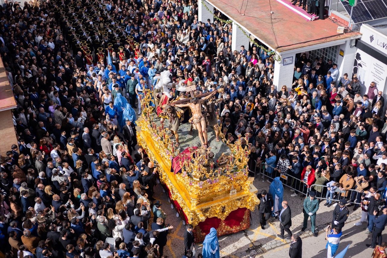 La Exaltación saliendo de Las Viñas el pasado año con Los Reyes detrás.