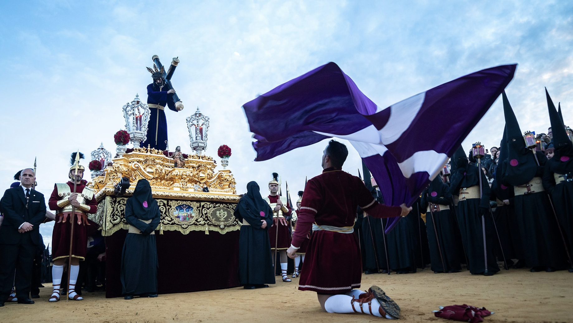 La 'Subida al Monte Calvario', uno de los momentos exclusivos de la Semana Santa alcalareña.