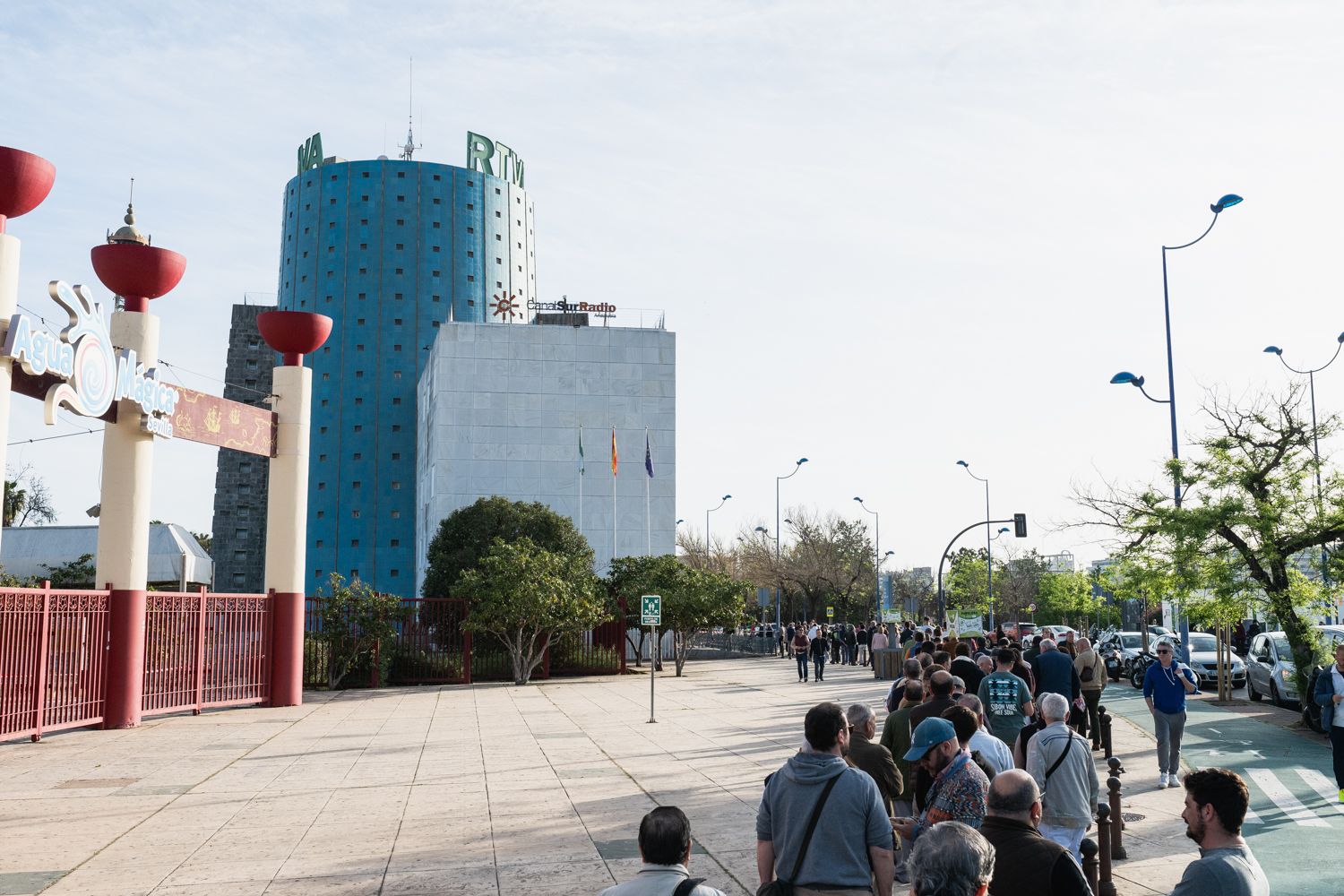 Cola en Isla Mágica para lograr 'El Llamador'.