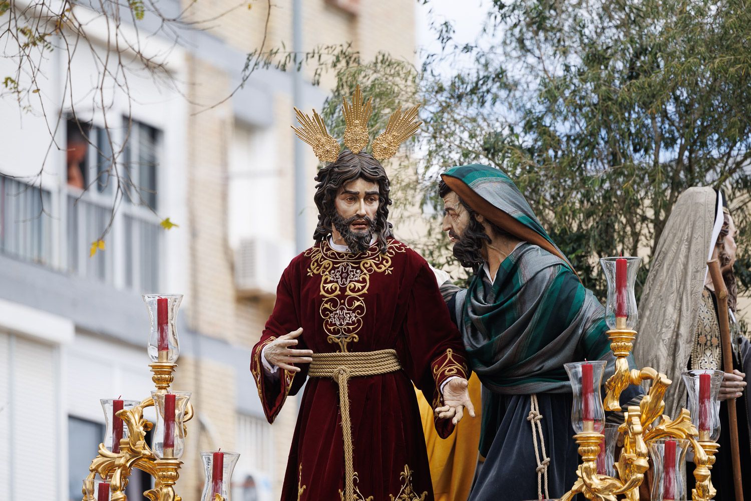 El beso de Judas, representado en el misterio de La Clemencia, de Jerez. El beso de Judas, representado en el misterio de La Clemencia, de Jerez.