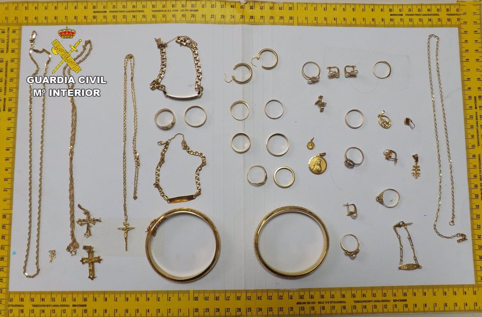 Imagen de las joyas robadas.