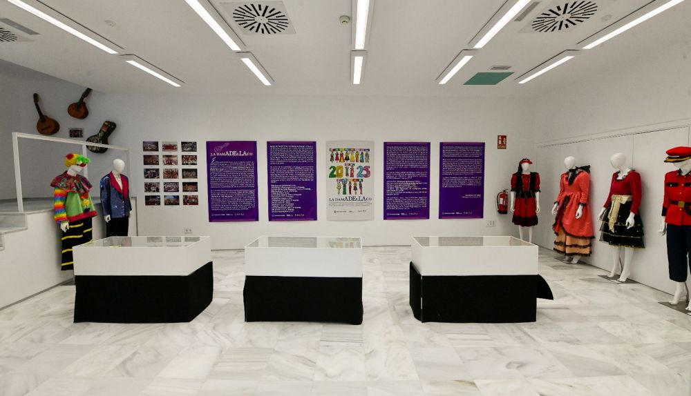 Sala principal de la muestra que acoge la Casa del Carnaval.