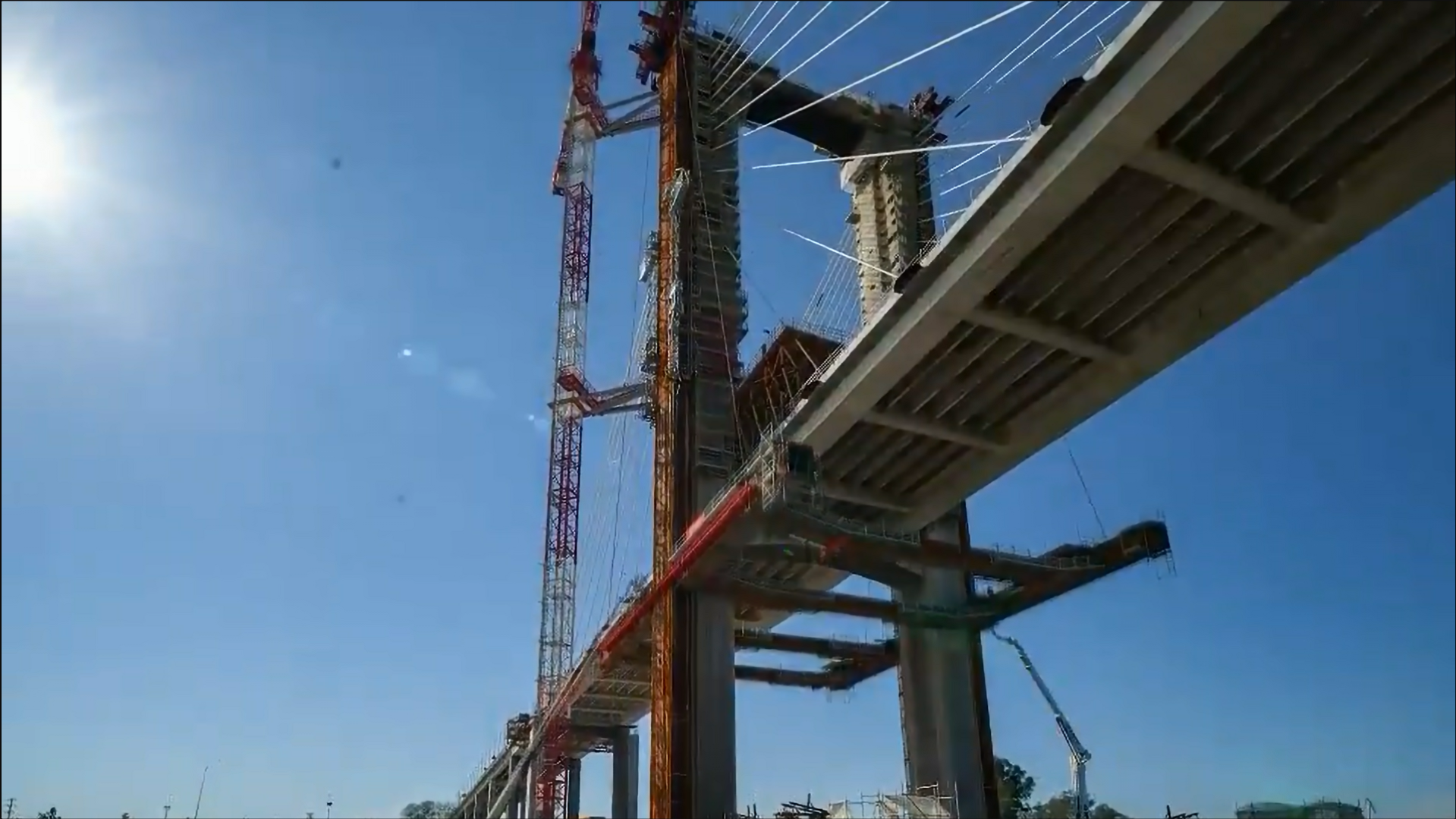 Puente del V Centenario.