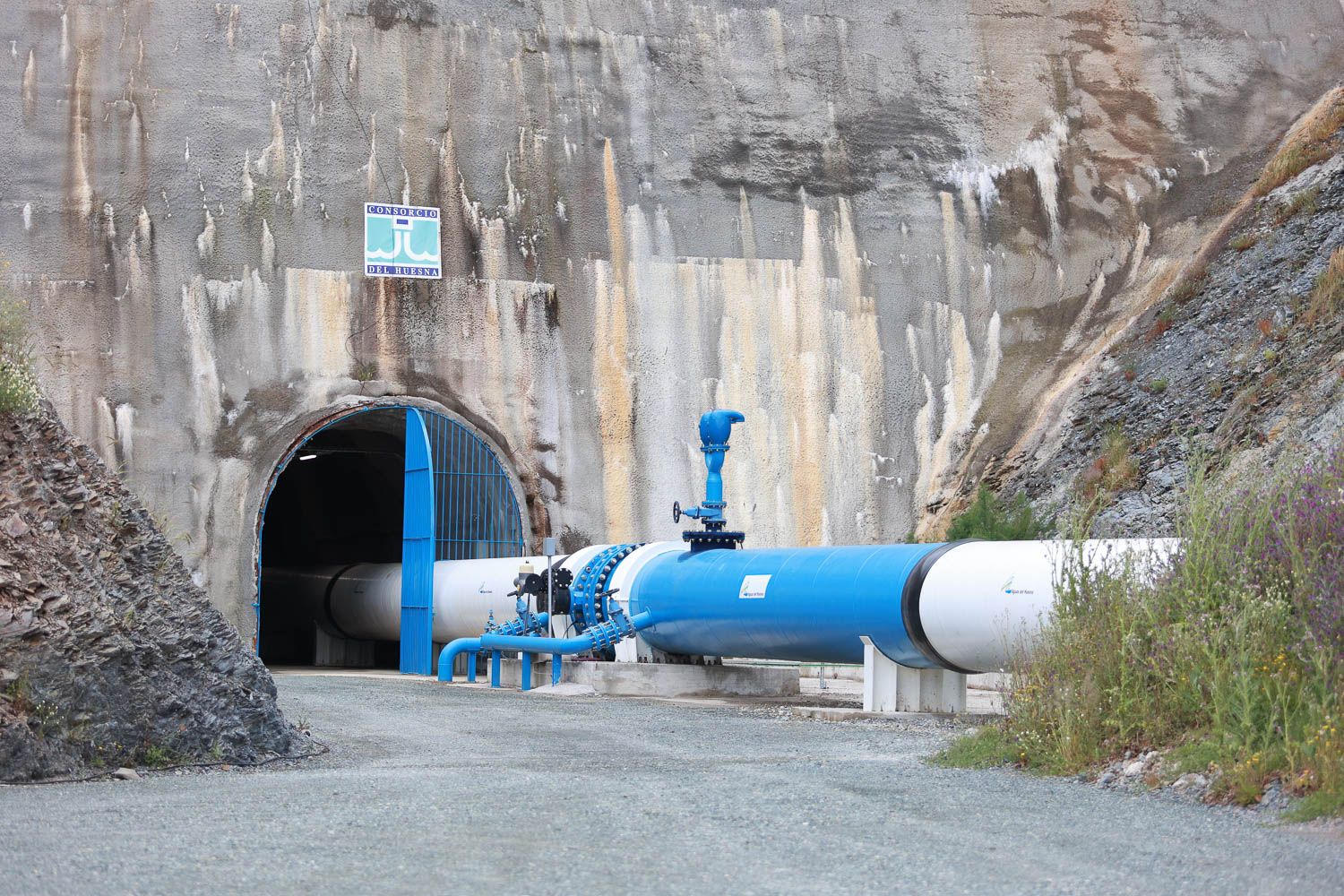 La red de abastecimiento de Aguas del Huesna, en una imagen de archivo.