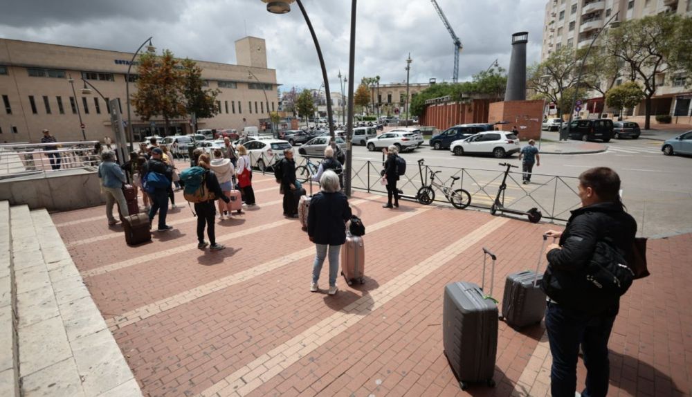 La salida a la plaza de la estación en Jerez para esperar al autobús.