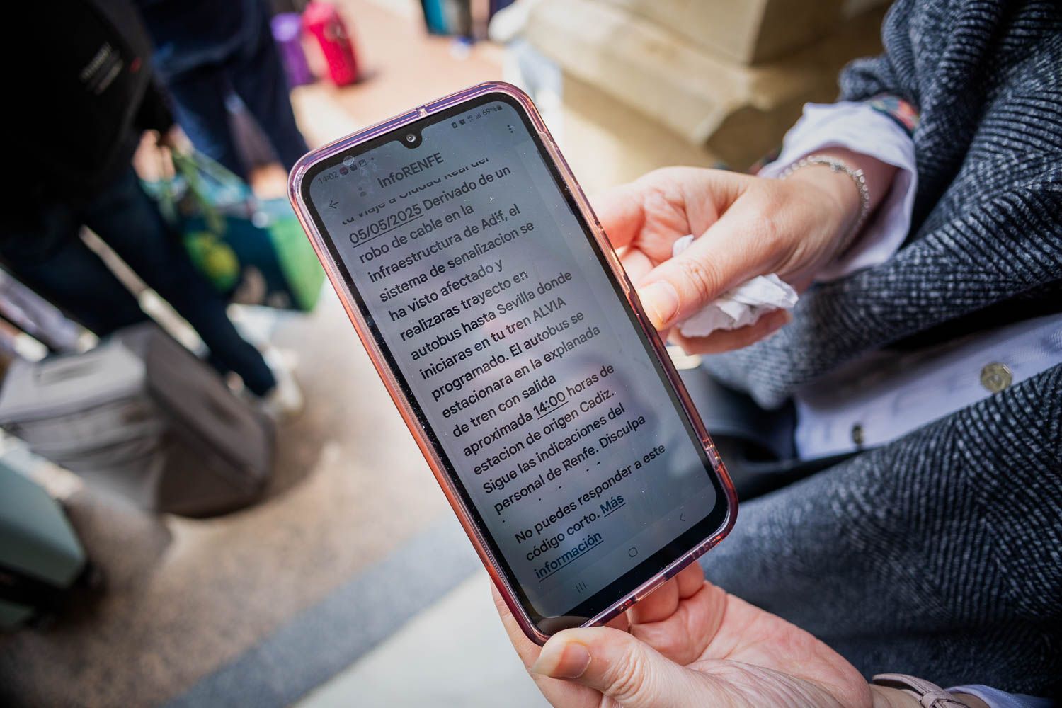 Comunicación a los viajeros de la cancelación del Alvia a Madrid.