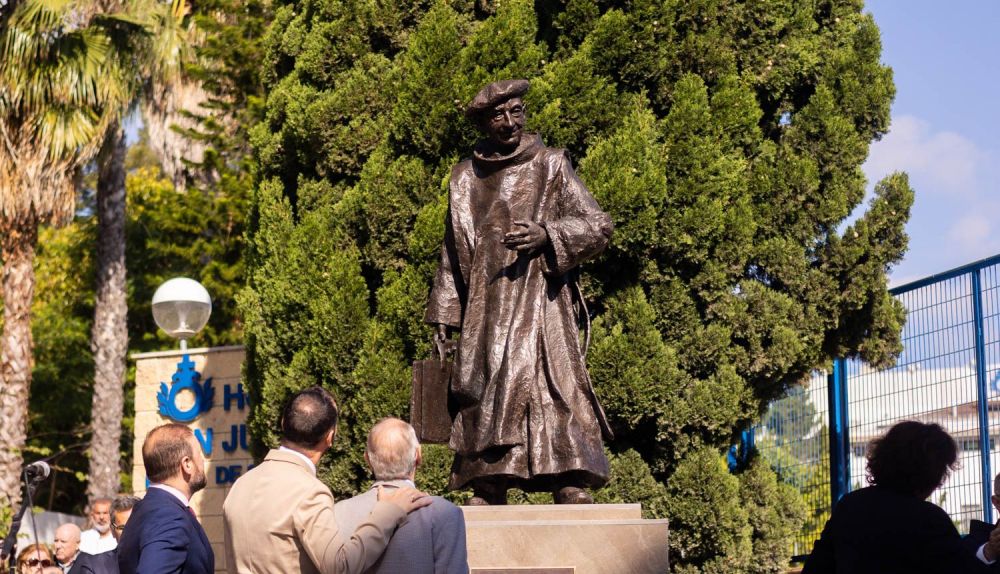 HERMANO ADRIAN MONUMENTO 30