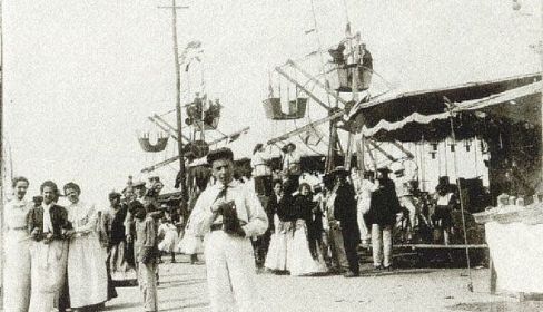 Los 'cacharritos' de antaño en l Feria de Jerez. ARCHIVO MUNICIPAL