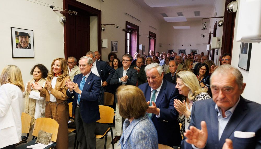 La sala del Ateneo de Jerez se quedó pequeña.