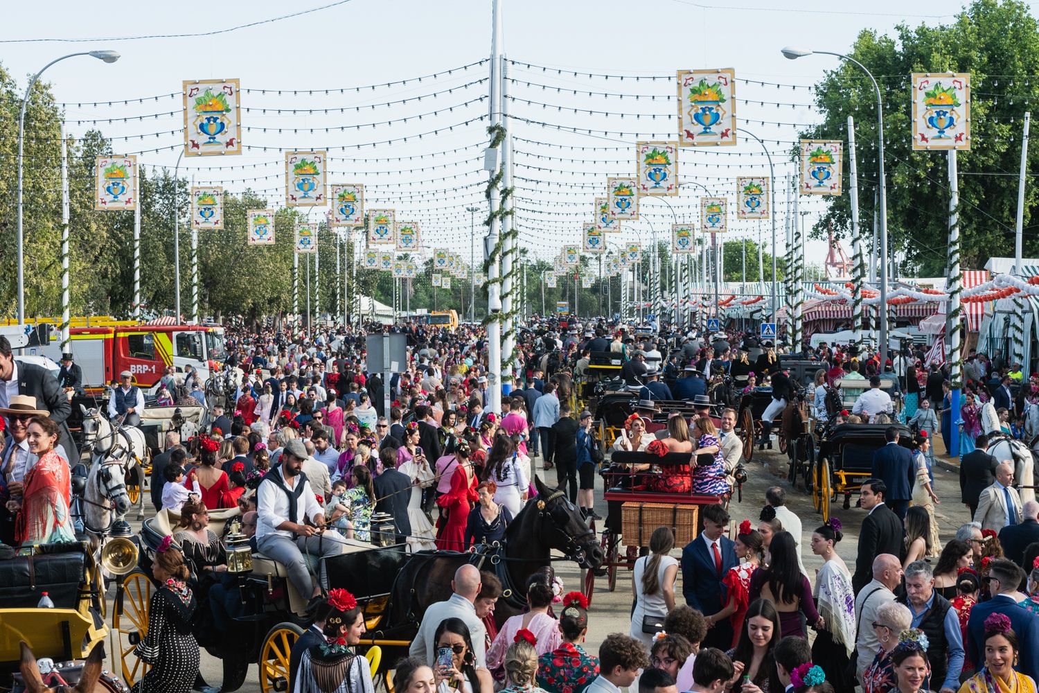 Ambiente en el Real de la Feria de Sevilla el miércoles.