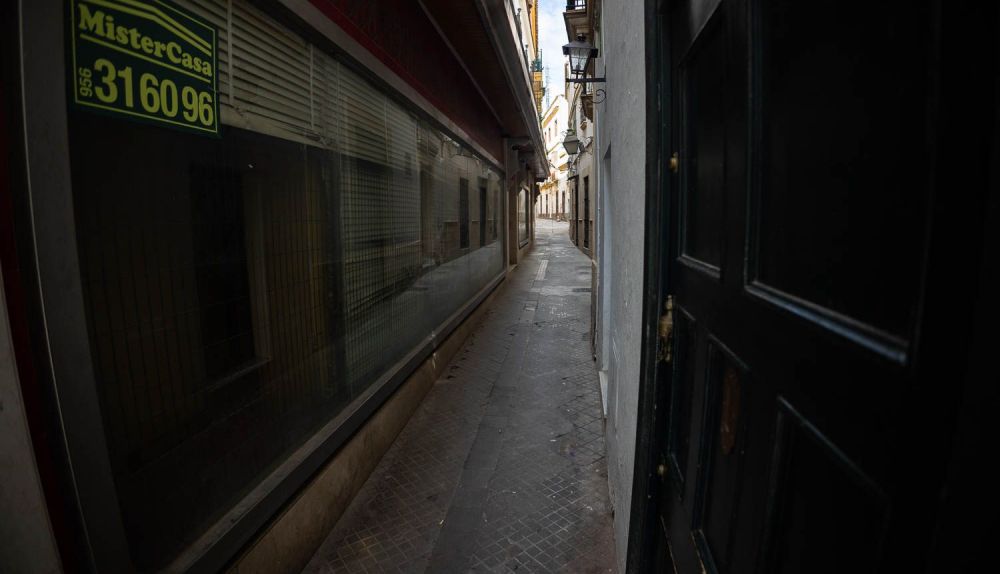 CALLE ESTRECHA CALLE ALVAR LOPEZ 1