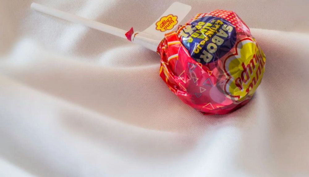 Chupa chups de atún rojo.