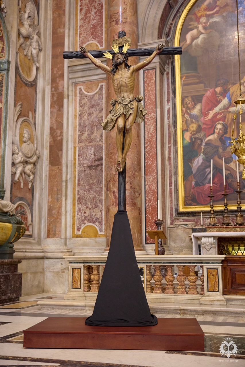 Impresionante el Cachorro en posición vertical en San Pedro. 