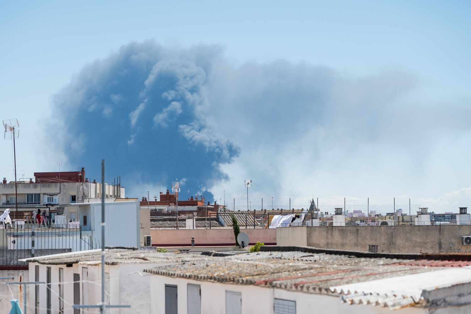 Nube tóxica en Alcalá.