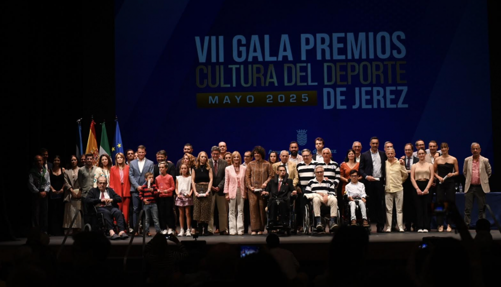 Foto de familia de la Gala del Deporte de Jerez. FOTO: AYUNTAMIENTO DE JEREZ