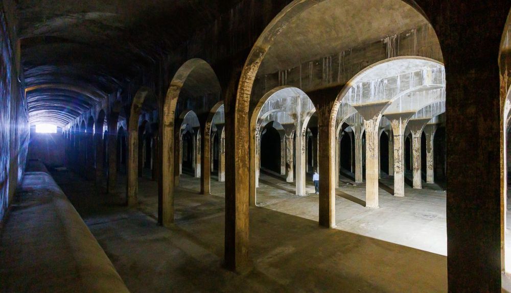 Interior de los depósitos de San Cristóbal, en El Puerto.