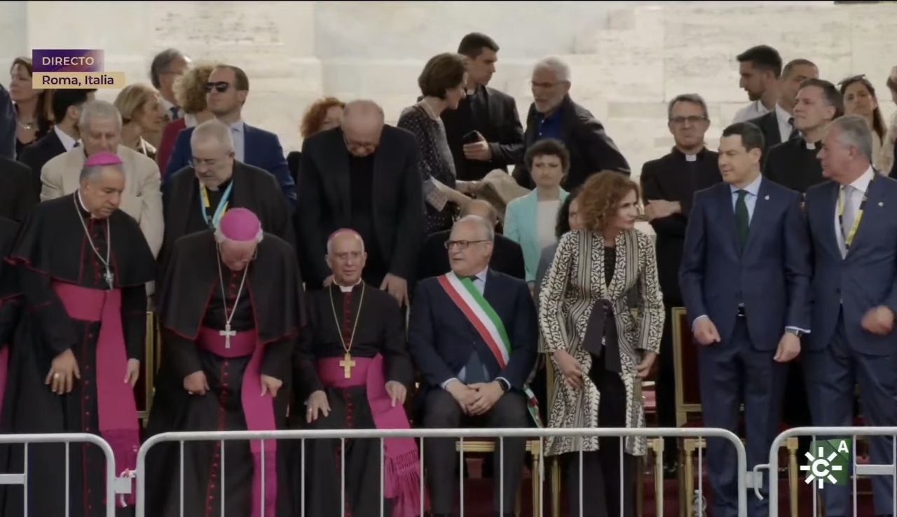 La tribuna de autoridades.