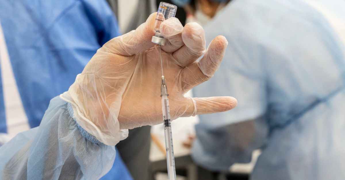 Una vacuna contra la fiebre amarilla.